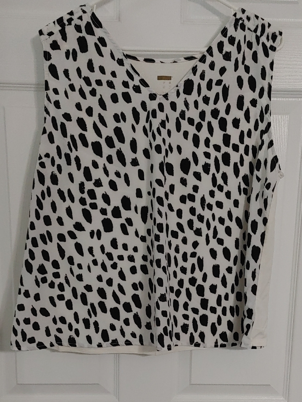White Sleeveless Top with Black Spots V-Neck Women's XL